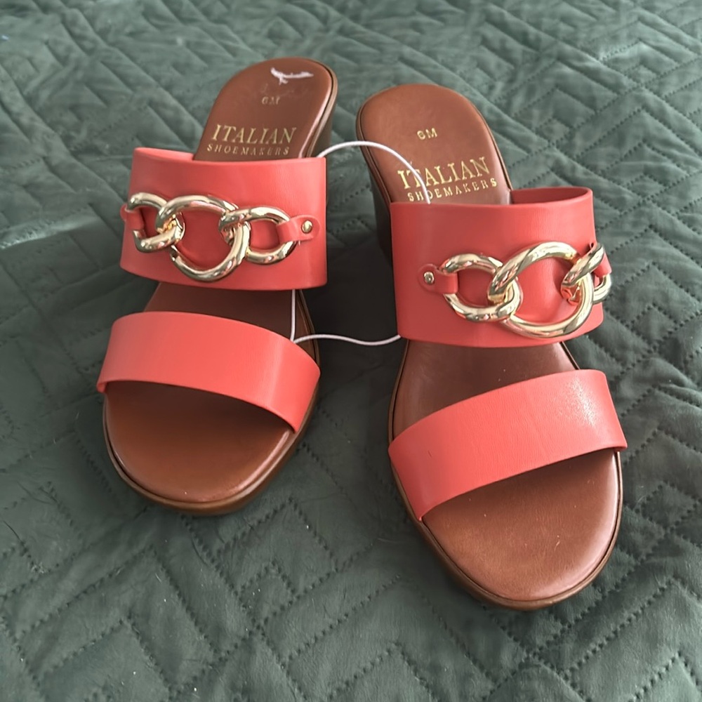 Size 6 coral low wedges